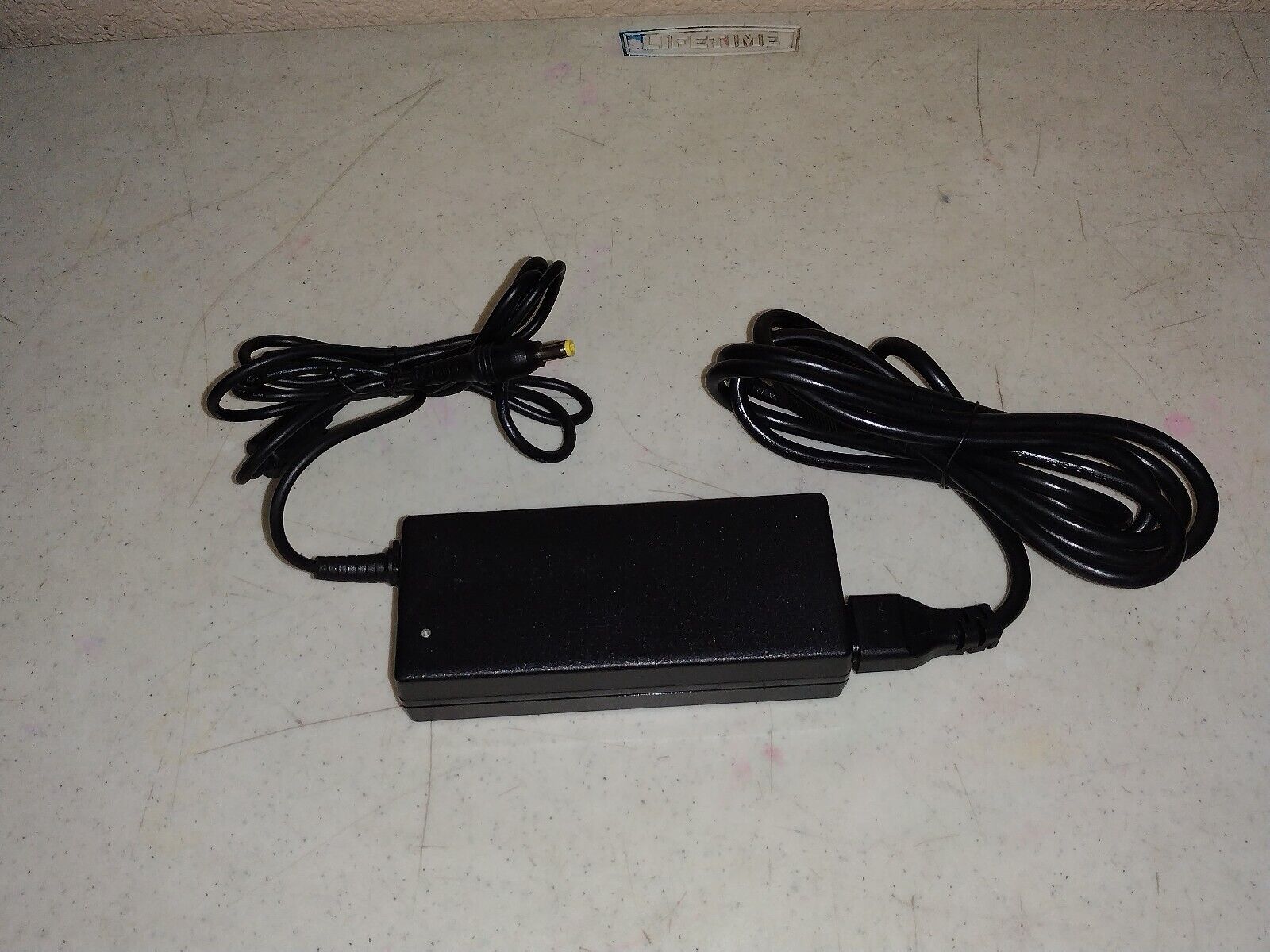 *Brand NEW*DELTA ELECTRONICS ADP-90CD 20V 4.5A AC/DC ADAPTER BD 100-240V POWER Supply